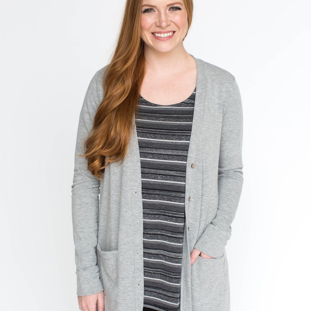 Essential Cardigan light grey solid